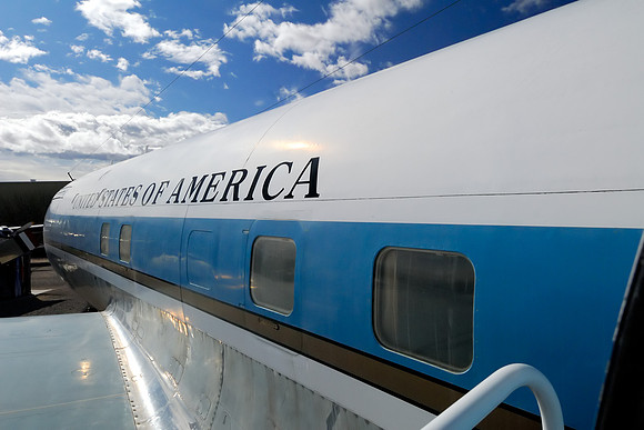DOUGLAS VC-118A LIFTMASTER "AIR FORCE ONE"