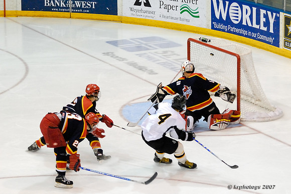 Iowa - Iowa State Hockey Action