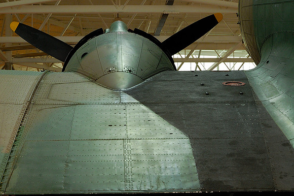 DOUGLAS DC-3 DAKOTA