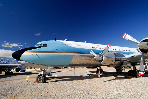 DOUGLAS VC-118A LIFTMASTER "AIR FORCE ONE"