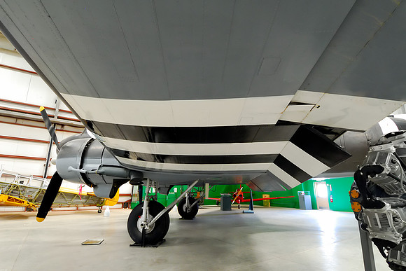 DOUGLAS C-47 SKYTRAIN