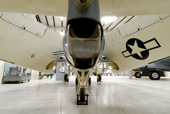 VOUGHT F4U-4 CORSAIR