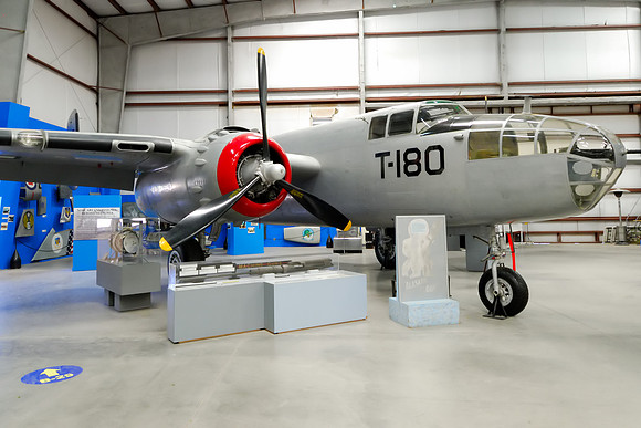 NORTH AMERICAN B-25J MITCHELL